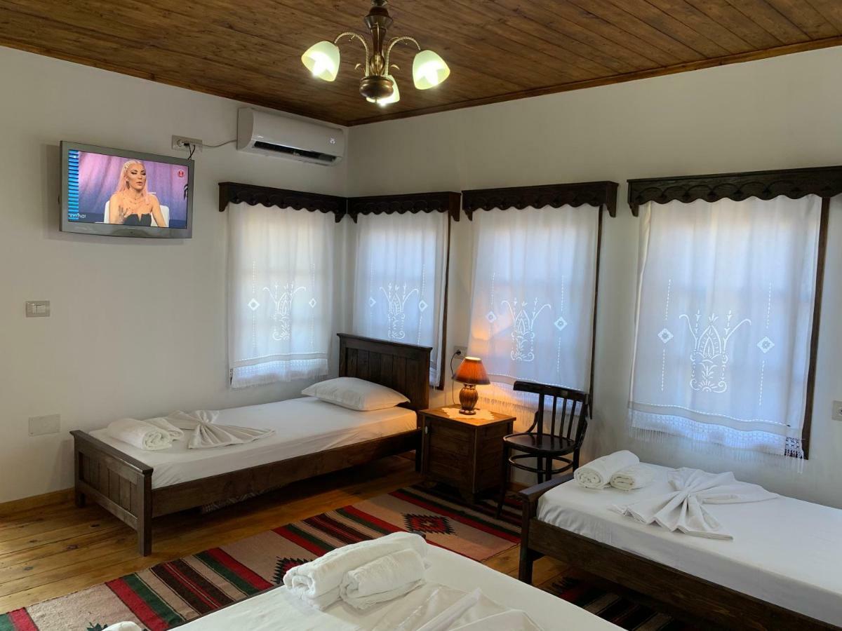 בראט Guest House Genti מראה חיצוני תמונה